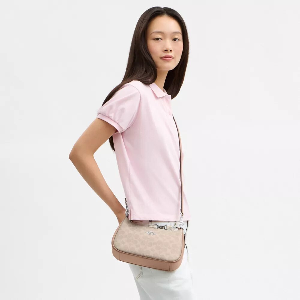 Bolsos de hombro Teri en Signature Canvas