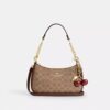 Bolsos de hombro Teri en Signature Canvas