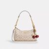Bolsos de hombro Teri en Signature Canvas