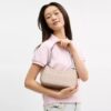 Bolsos de hombro Teri en Signature Canvas