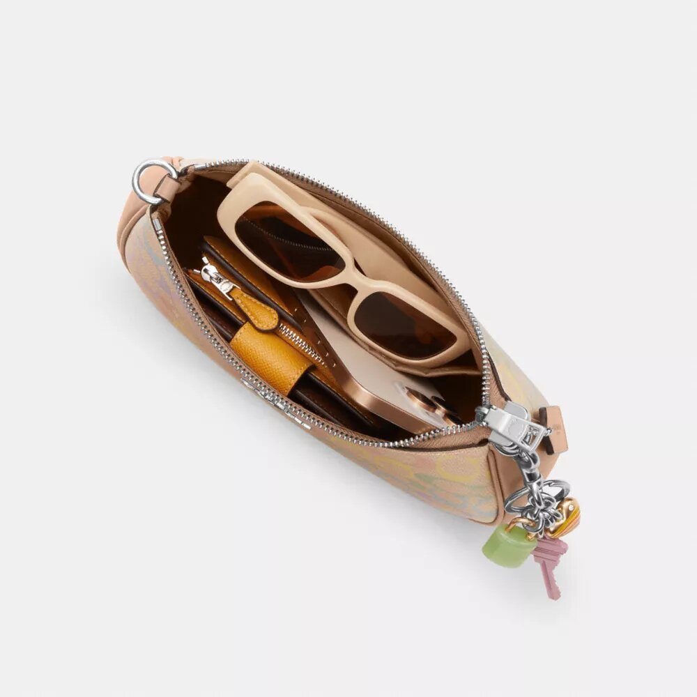 Bolsos de hombro Teri en Signature Canvas Rainbow