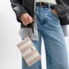 Bolsos de pulsera grandes con cremallera en esquina en Signature Canvas