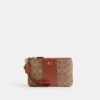 Bolsos de pulsera pequeños Essential en Signature Canvas