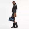 Bolsos Rogue con patchwork de mezclilla reciclada