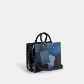 Bolsos Rogue con patchwork de mezclilla reciclada