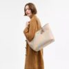 Bolsos Tote City en Signature Canvas