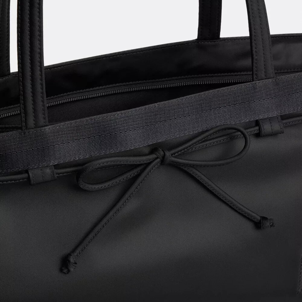 Bolsos Tote con lazo «Loop» de Coachtopia