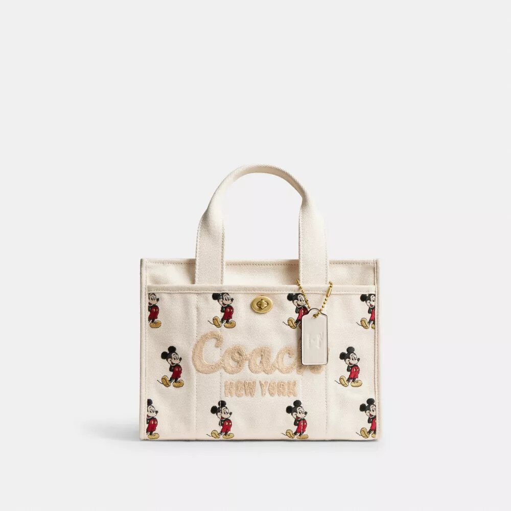 Bolsos Tote Disney X Coach Cargo 26 con Mickey Mouse en lona de algodón regenerativo