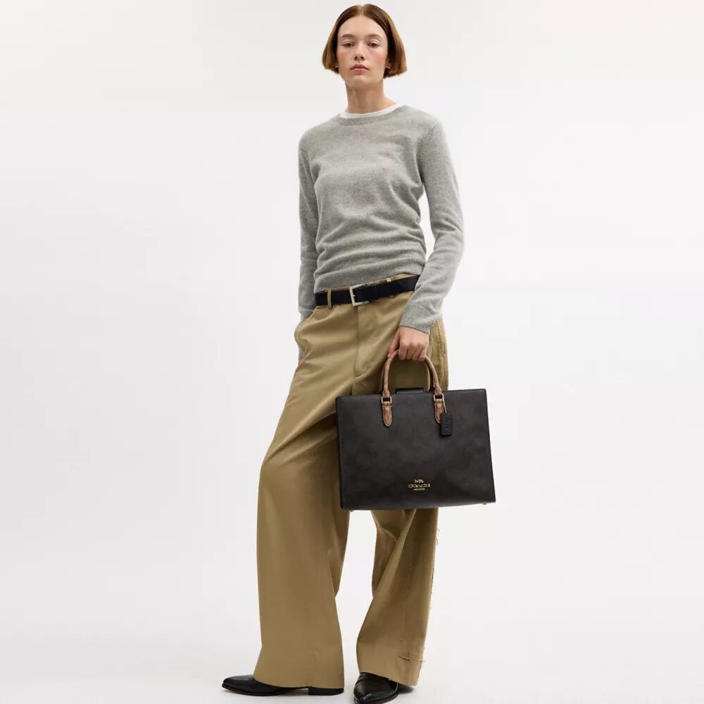 Bolsos Tote Maggie en Signature Canvas con diseño en bloques