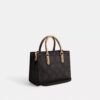 Bolsos Tote pequeños Maggie en Signature Canvas con diseño en bloques