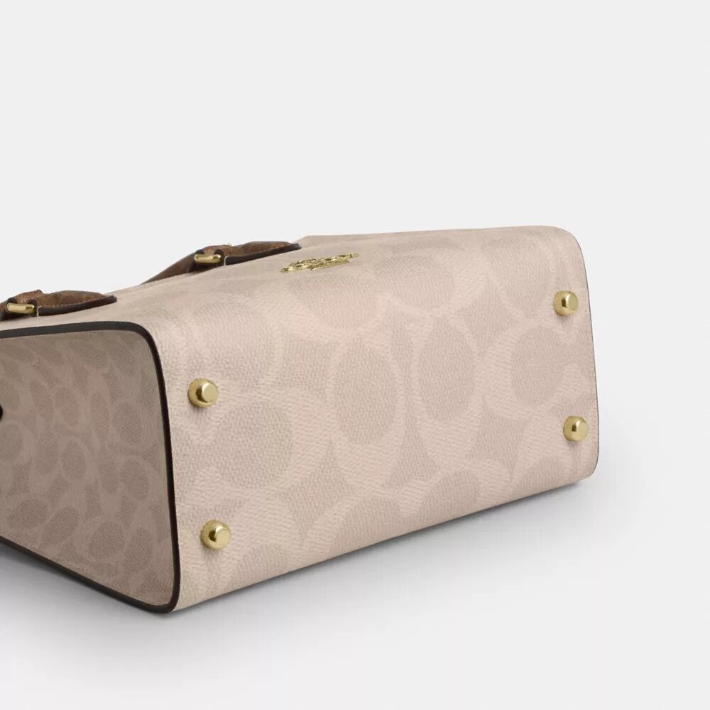Bolsos Tote pequeños Maggie en Signature Canvas con diseño en bloques