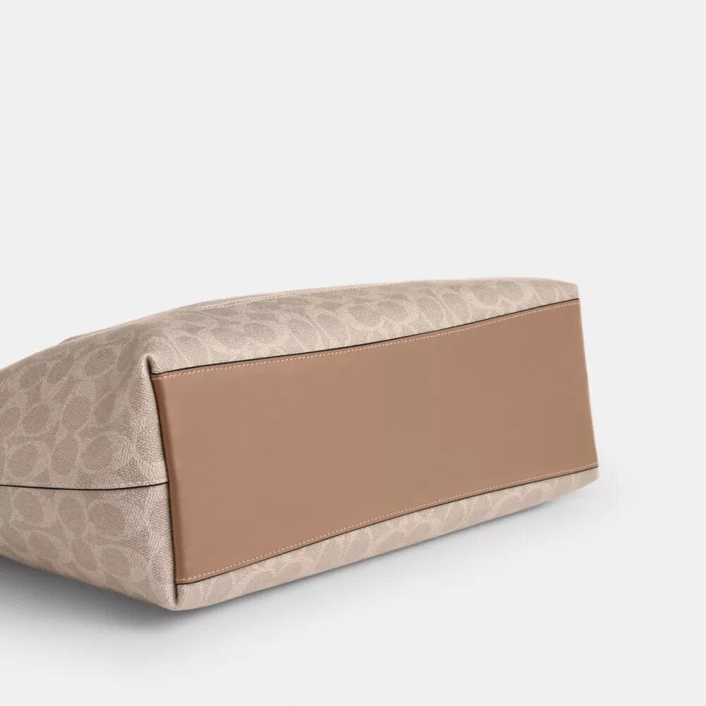Bolsos Tote Signature Canvas