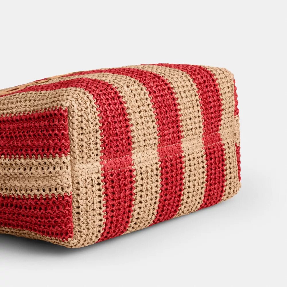 Bolsos Tote urbanos con rayas y dije
