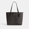 Bolsos Tote urbanos en Signature Canvas