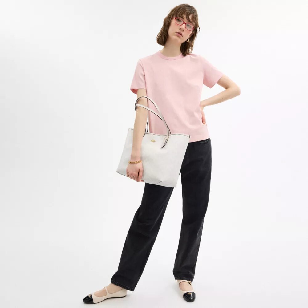 Bolsos Tote urbanos en Signature Canvas