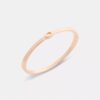 Brazalete delgado con bisagra característico