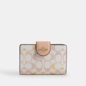 Cartera mediana con cremallera en las esquinas, en Signature Canvas