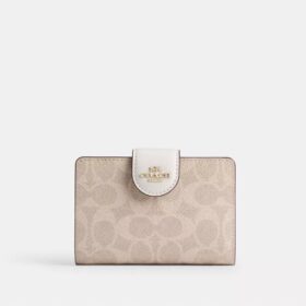 Cartera mediana con cremallera en las esquinas, en Signature Canvas
