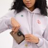 Cartera mediana con cremallera en las esquinas, en Signature Canvas
