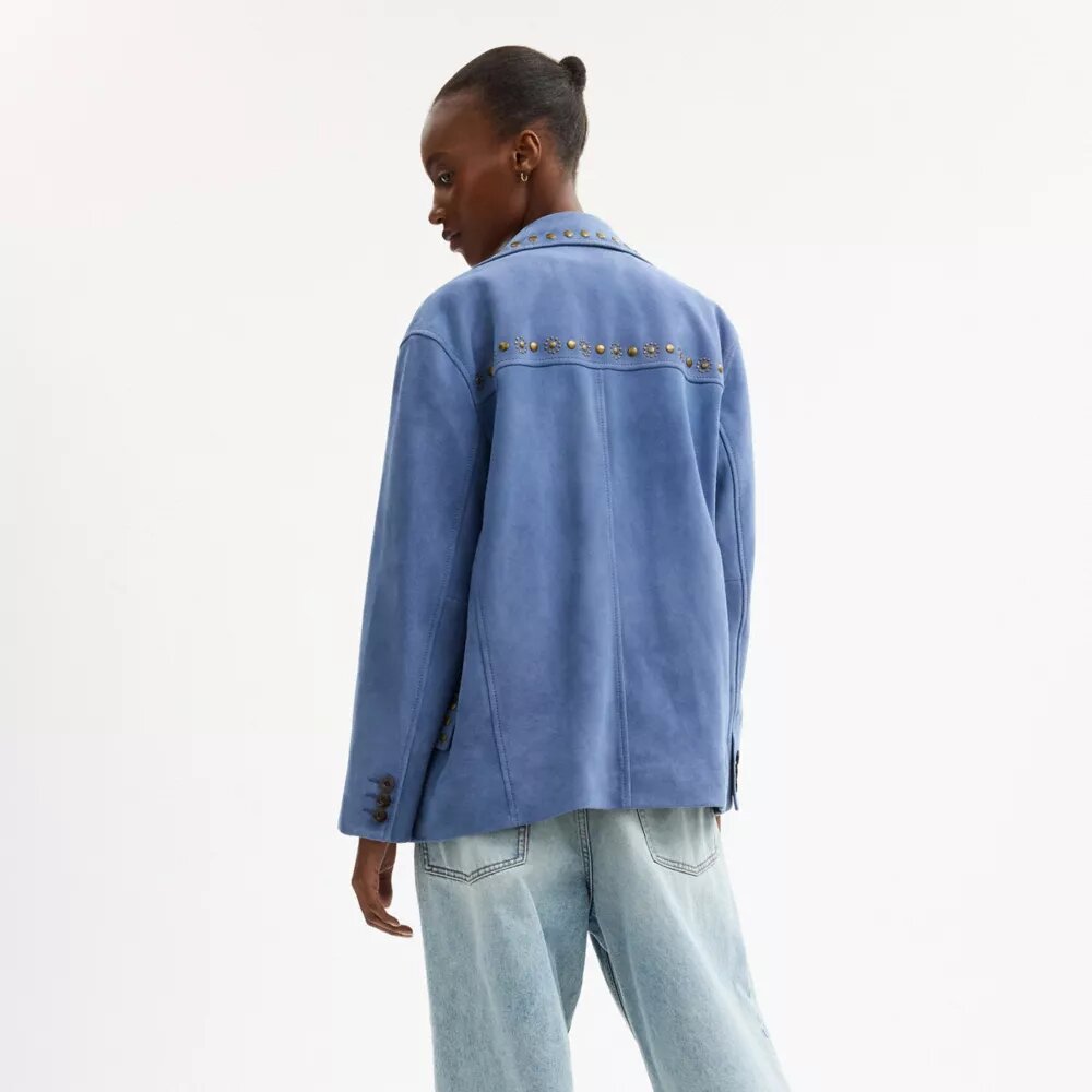 Chaqueta de gamuza con tachuelas