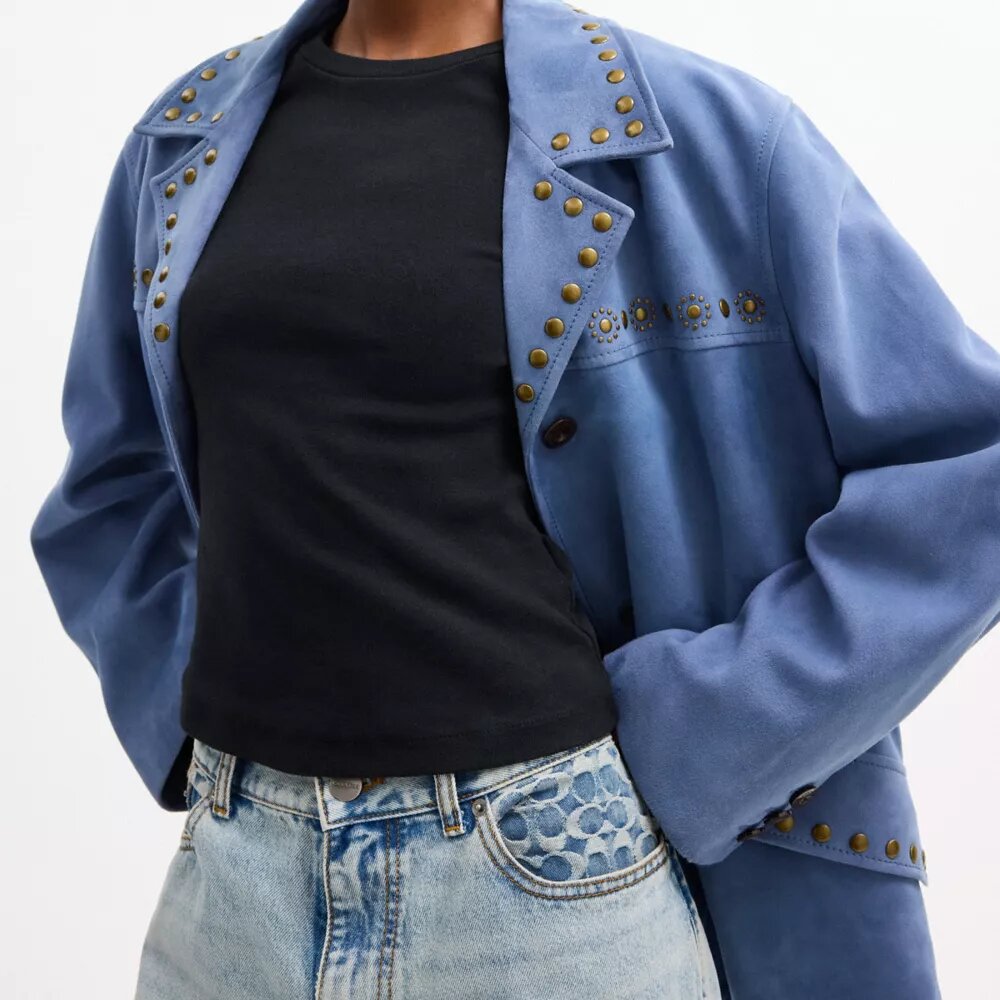 Chaqueta de gamuza con tachuelas