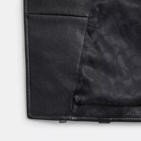 Chaqueta de motociclista de cuero encogido