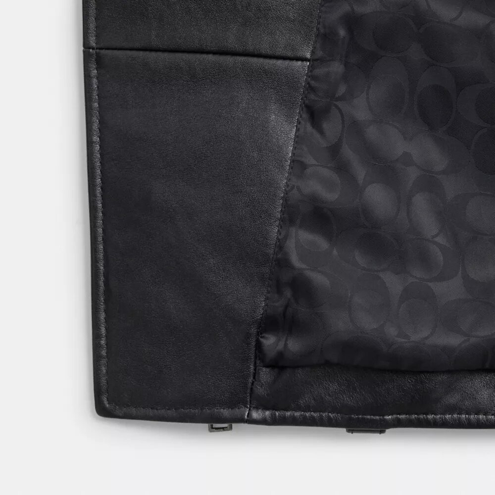 Chaqueta de motociclista de cuero encogido