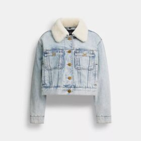 Chaqueta trucker corta de denim Heritage C de algodón orgánico con cuello de piel de oveja