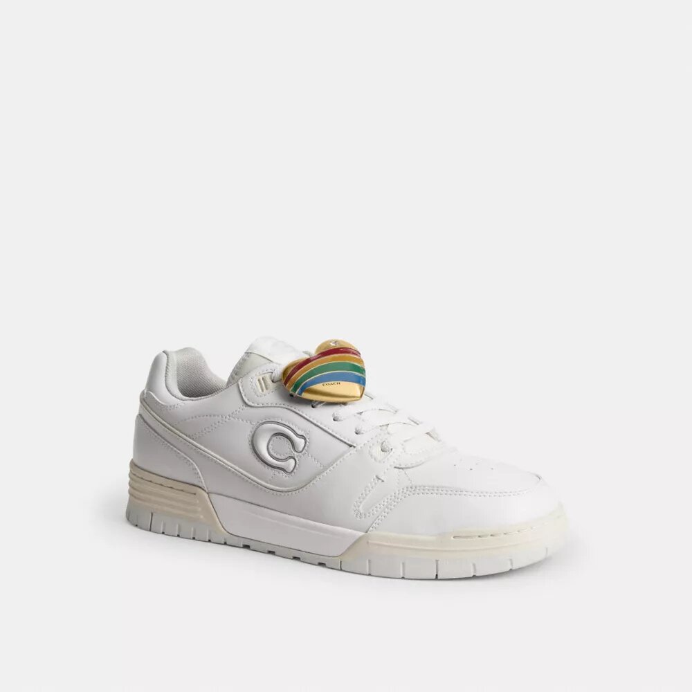 Colgante de zapato con corazón arcoíris