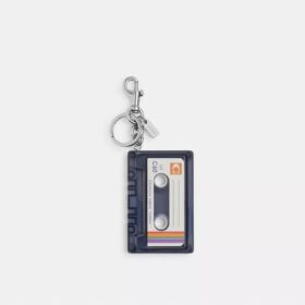 Colgante para bolsos con forma de casete