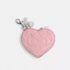 Colgante para bolsos en forma de corazón en cuero exclusivo con dije de corazón
