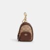 Colgantes para bolsos de Court Backpack en Signature Canvas
