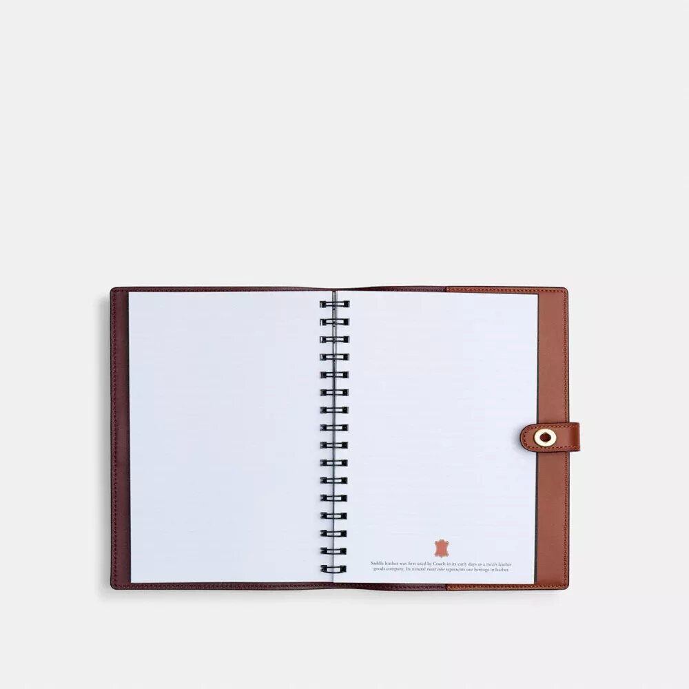 Cuaderno en Signature Canvas con tren navideño
