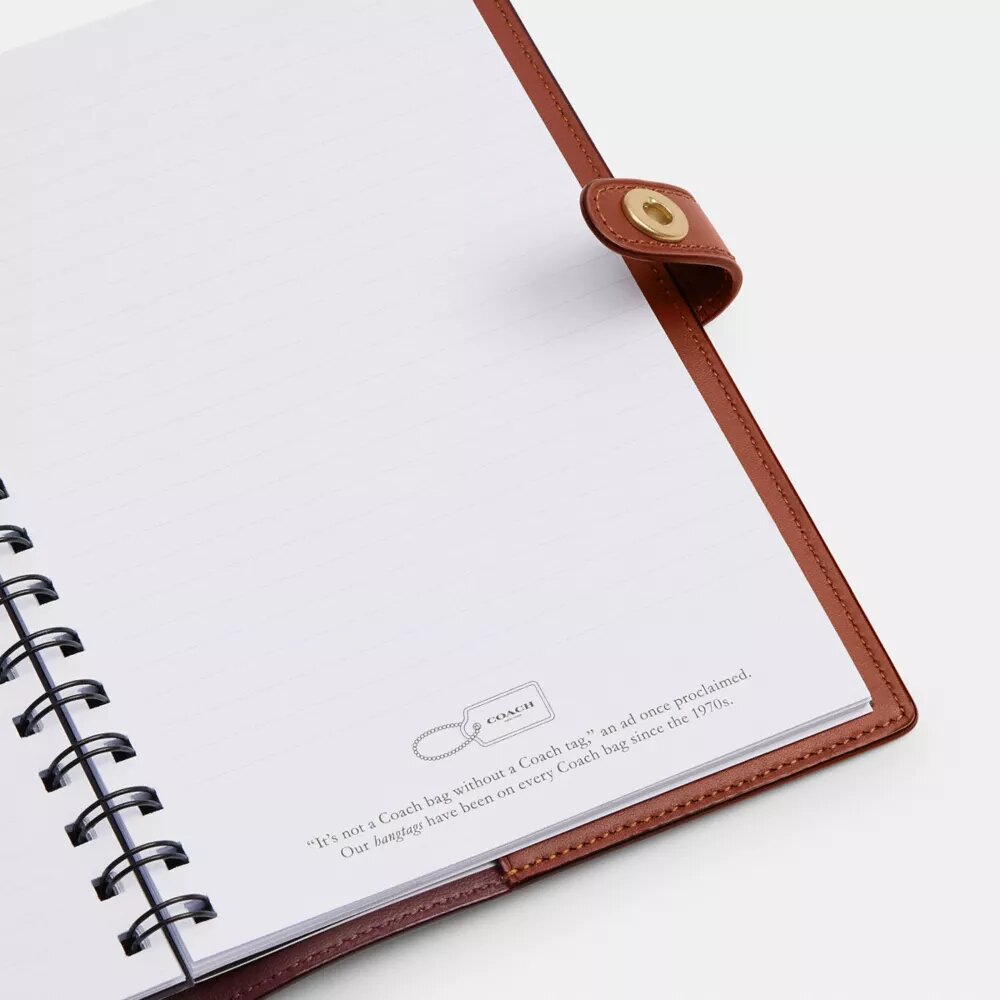 Cuaderno en Signature Canvas con tren navideño