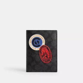 Estuche para pasaporte en Signature Canvas con parches