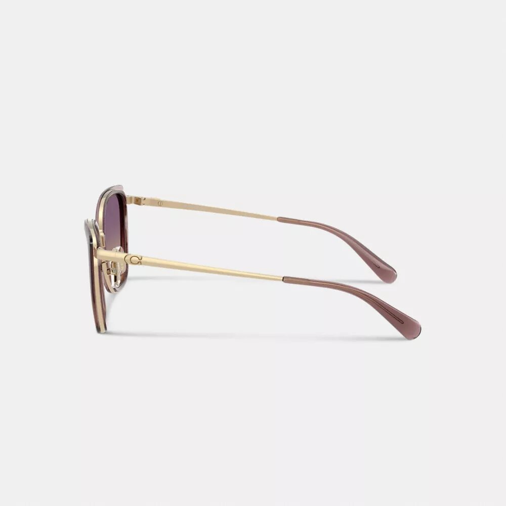 Gafas de sol cuadradas de metal con herrajes en forma de C