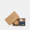 Juego de portatarjetas y cinturón en caja con estampado de autos