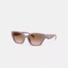 Lentes de sol cuadrados estilo ojo de gato con detalles metálicos en forma de C
