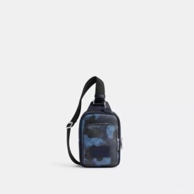 Mochila tipo bandolera Racer con estampado de camuflaje Signature
