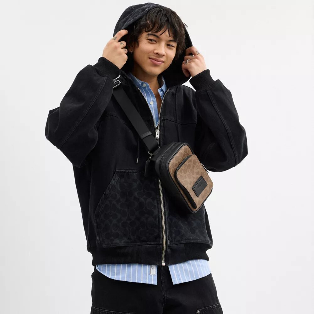 Mochila tipo bandolera Racer en Signature Canvas