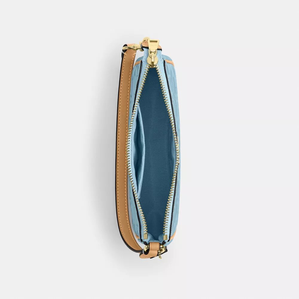 Nolita 19 en cuero exclusivo con Charms