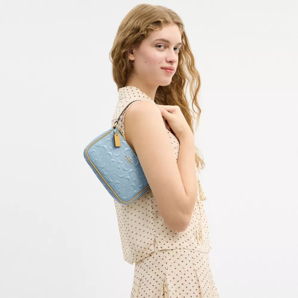 Nolita 19 en cuero exclusivo con Charms