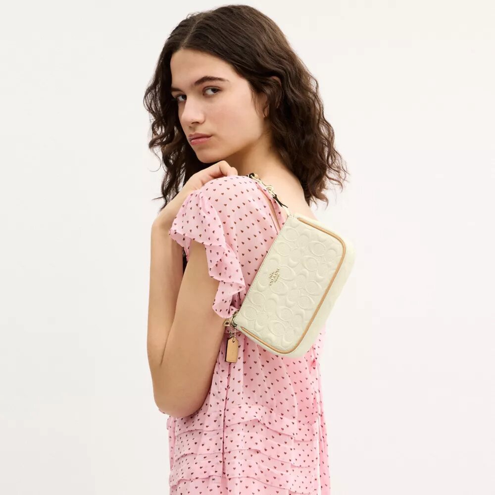 Nolita 19 en cuero exclusivo con Charms