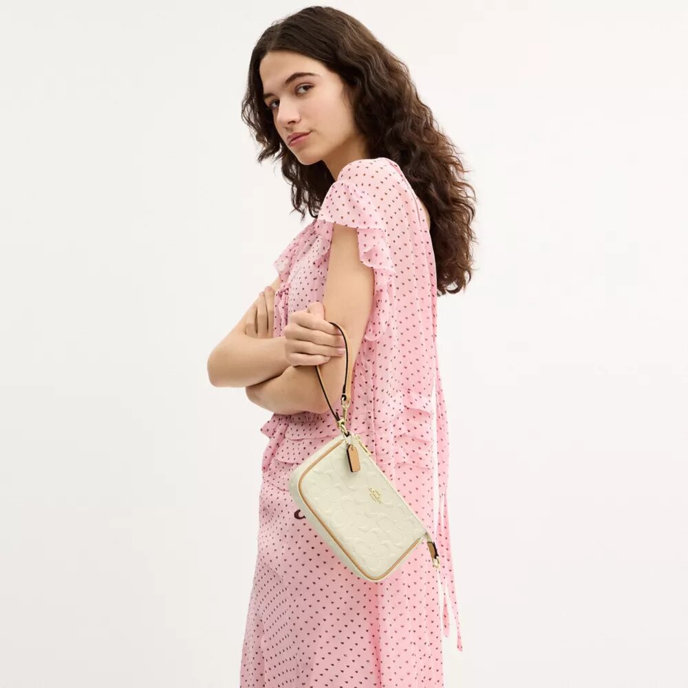Nolita 19 en cuero exclusivo con Charms