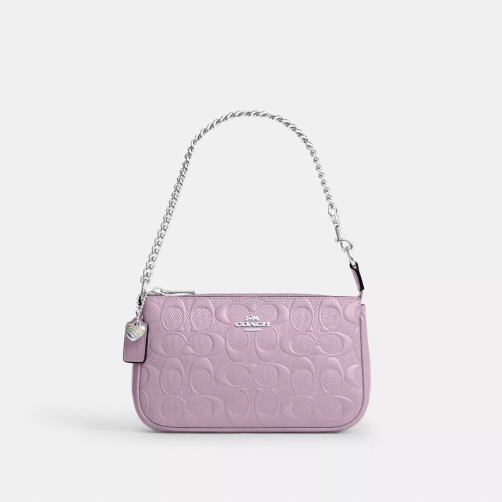 Nolita 19 en cuero exclusivo con diamante en forma de corazón