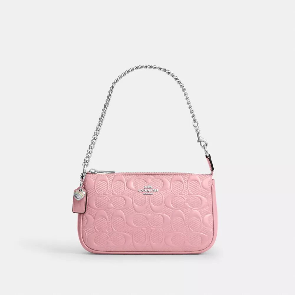 Nolita 19 en cuero exclusivo con diamante en forma de corazón