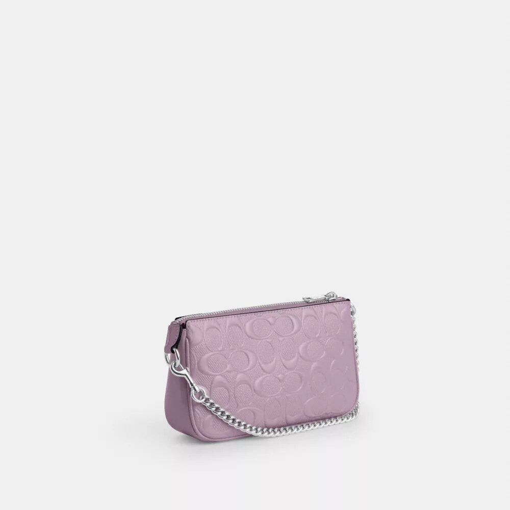 Nolita 19 en cuero exclusivo con diamante en forma de corazón