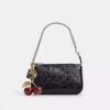 Nolita 19 en cuero exclusivo con diamante en forma de corazón