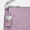 Nolita 19 en cuero exclusivo con diamante en forma de corazón