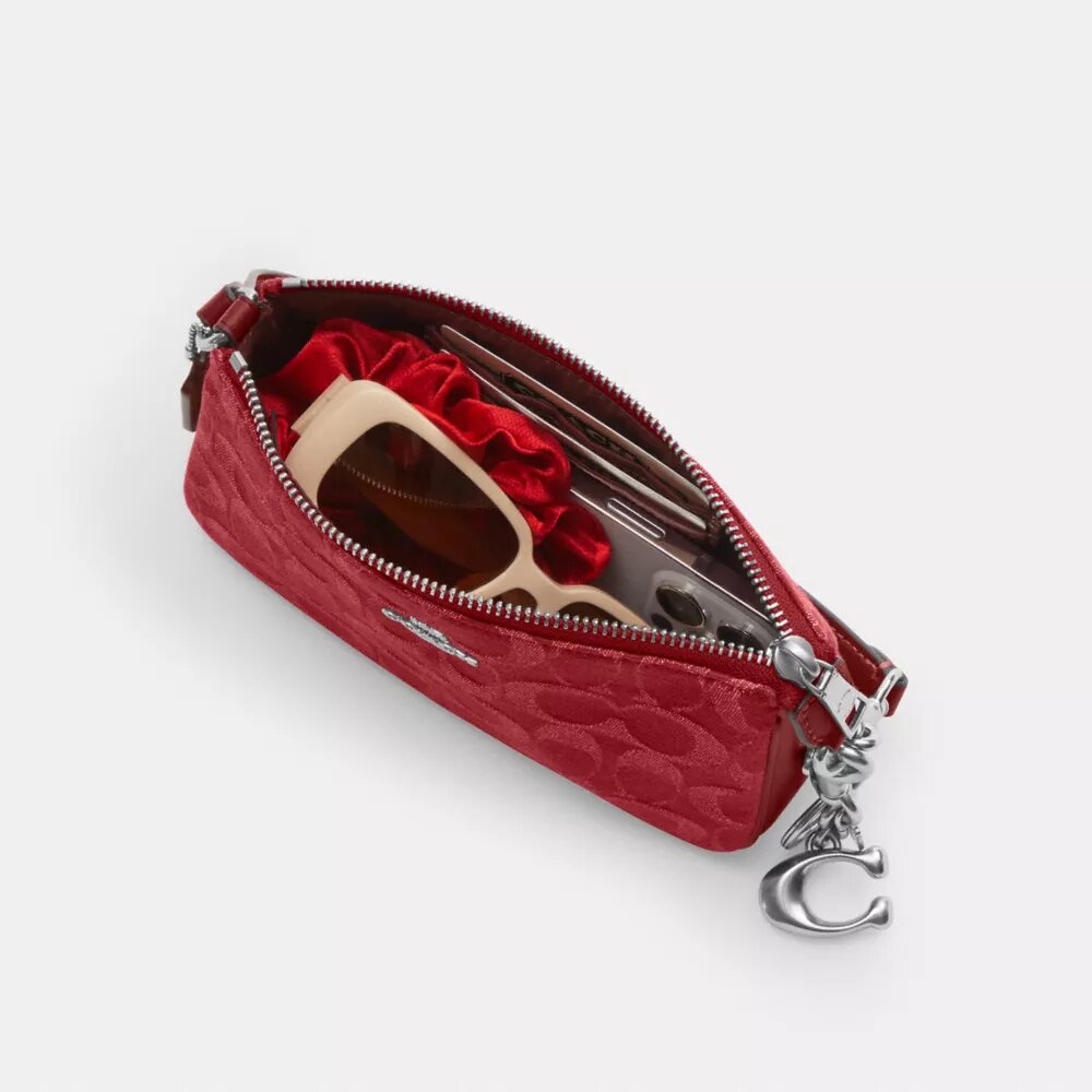 Nolita 19 en denim exclusivo